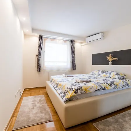 Skenderija Skyline Luxury- 2br With Garage And Balcony Daire *