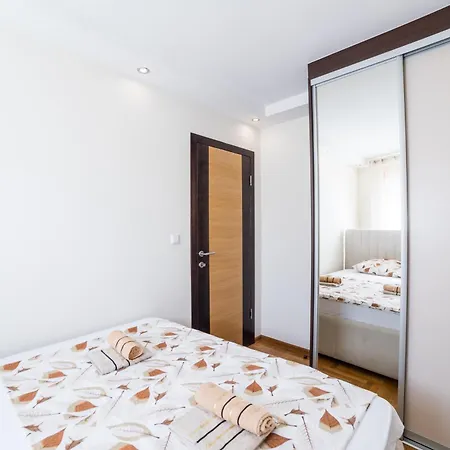 Skenderija Skyline Luxury- 2br With Garage And Balcony Apartmán *