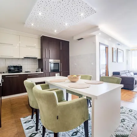 Skenderija Skyline Luxury- 2br With Garage And Balcony