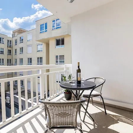 Skenderija Skyline Luxury- 2br With Garage And Balcony