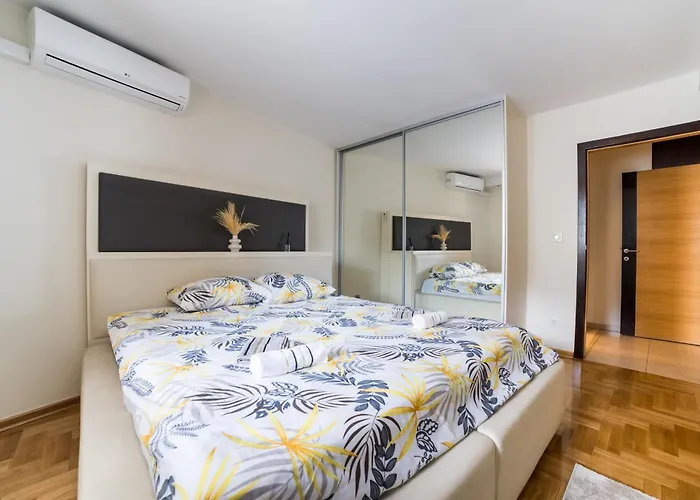 Apartmán Skenderija Skyline Luxury- 2br With Garage And Balcony *